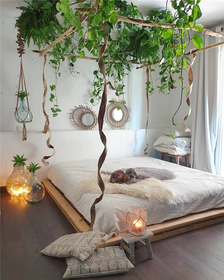 Small bedroom decor ideas space saving, include modern design, rustic ideas and more. If you want to try small bedroom decor, you can browse our website from time to time. #bedroomdecor #smallbedroom #bedroomideas #homedecor