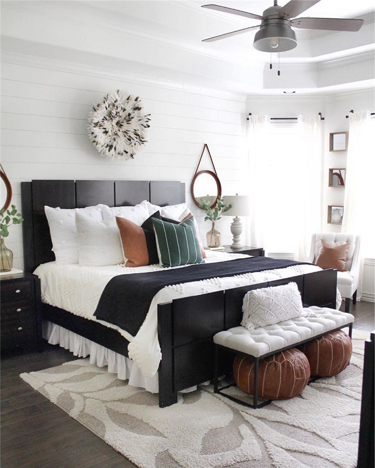 Small bedroom decor ideas space saving, include modern design, rustic ideas and more. If you want to try small bedroom decor, you can browse our website from time to time. #bedroomdecor #smallbedroom #bedroomideas #homedecor