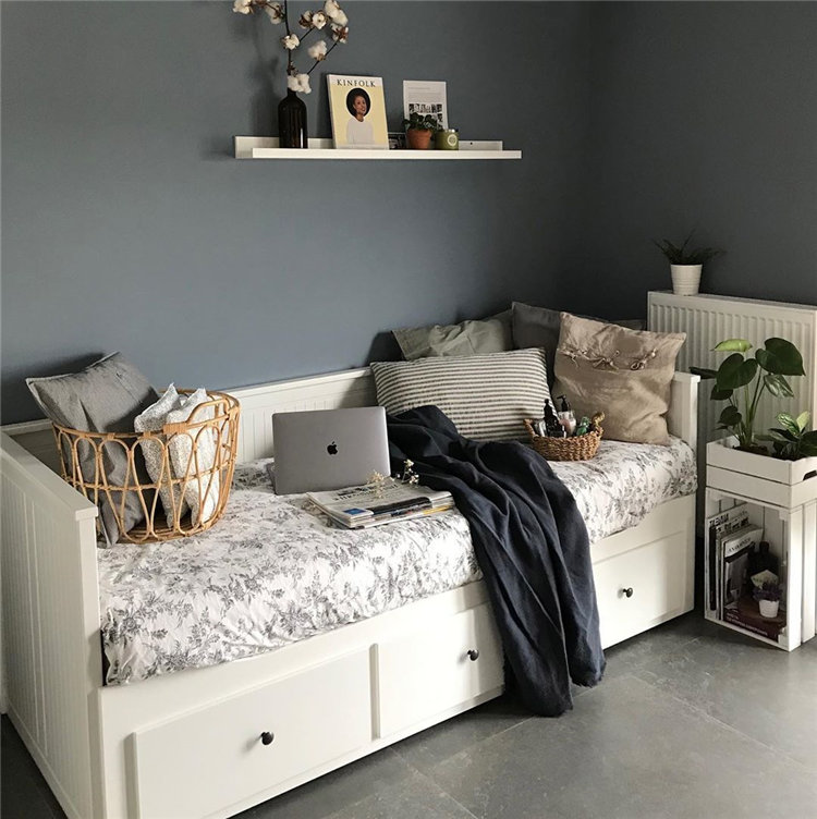 Small bedroom decor ideas space saving, include modern design, rustic ideas and more. If you want to try small bedroom decor, you can browse our website from time to time. #bedroomdecor #smallbedroom #bedroomideas #homedecor