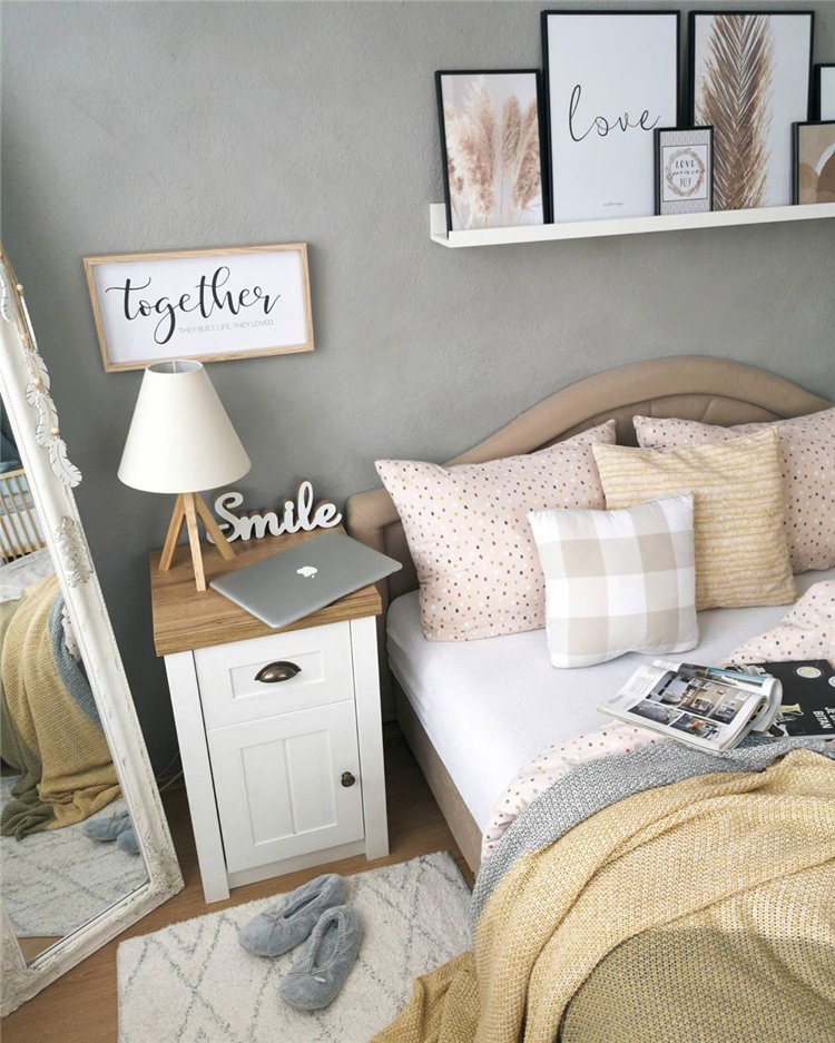 Small bedroom decor ideas space saving, include modern design, rustic ideas and more. If you want to try small bedroom decor, you can browse our website from time to time. #bedroomdecor #smallbedroom #bedroomideas #homedecor