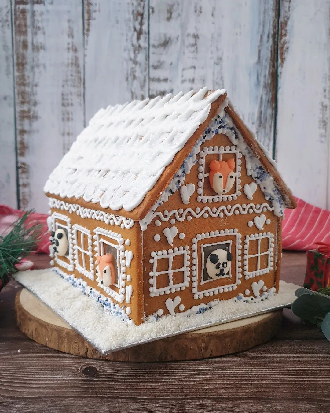 30 Cute and Easy Gingerbread House Ideas