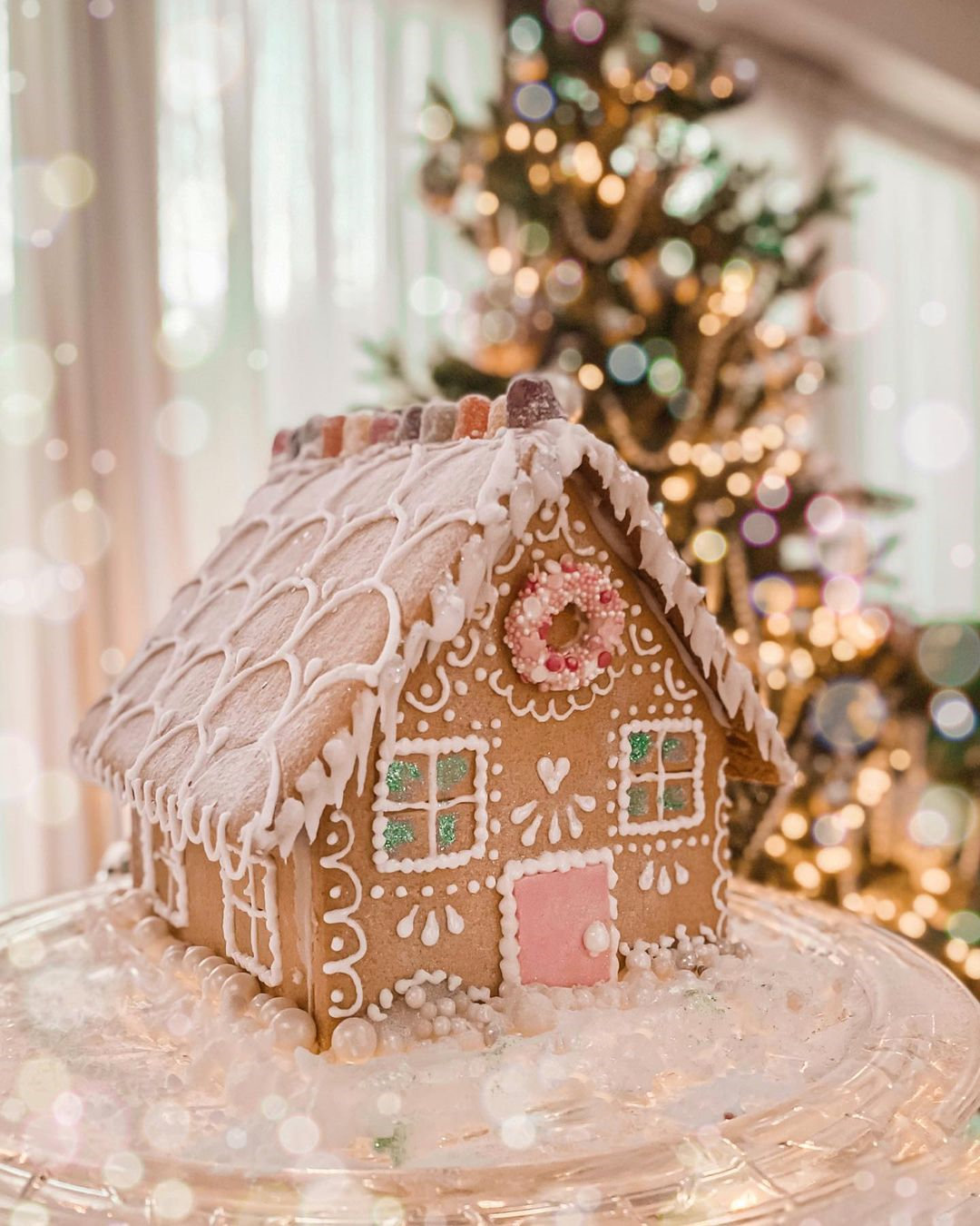 30 Cute and Easy Gingerbread House Ideas