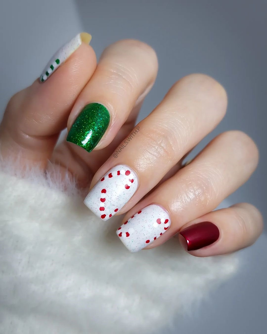 35 Best New Year's Nails Ideas and Designs to Try for 2023