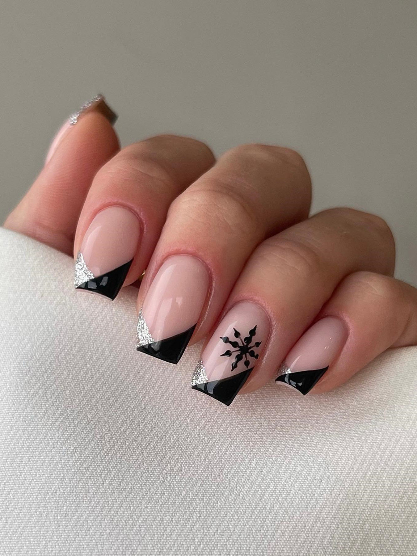 45 Trendy Winter Nail Designs You Need To Try Out This Season