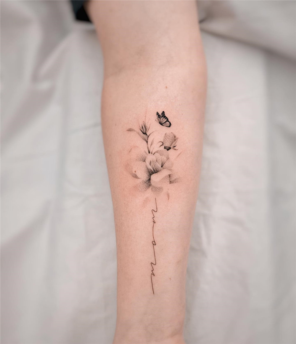 30 Delicate Flower Tattoos You'll Actually Want Forever