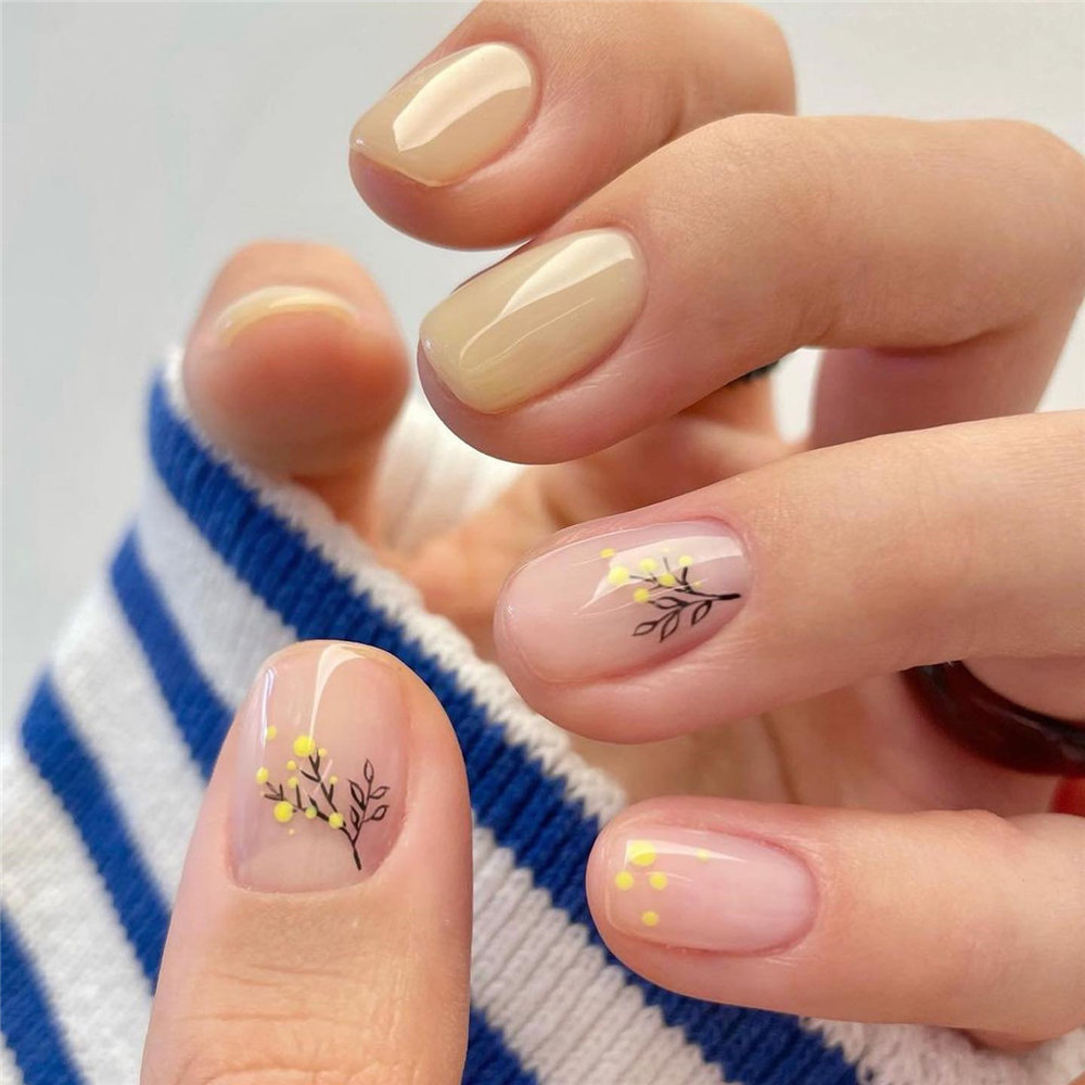 cute and simple Spring nail art ideas and designs, Spring Nails, spring nails acrylic, Simple Spring Nails, short nails, #springnails #nailart #manicure #naildesigns