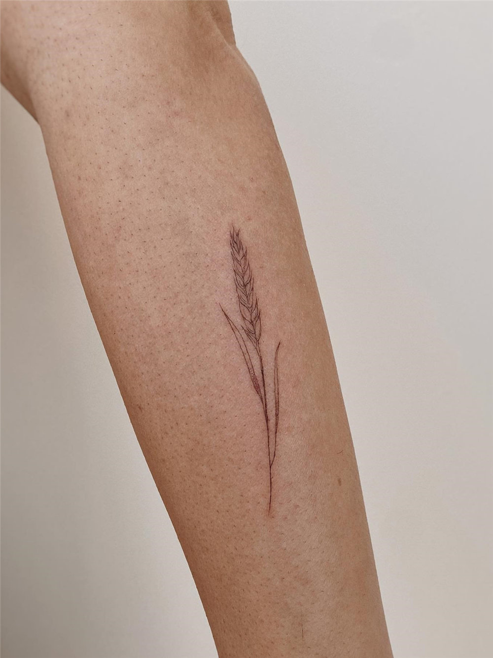 small tattoo for women, small tattoos with meaning, simple small tattoos for women, cute small tattoo ideas, #smalltattoos simpletattoos #tattoosforwomen