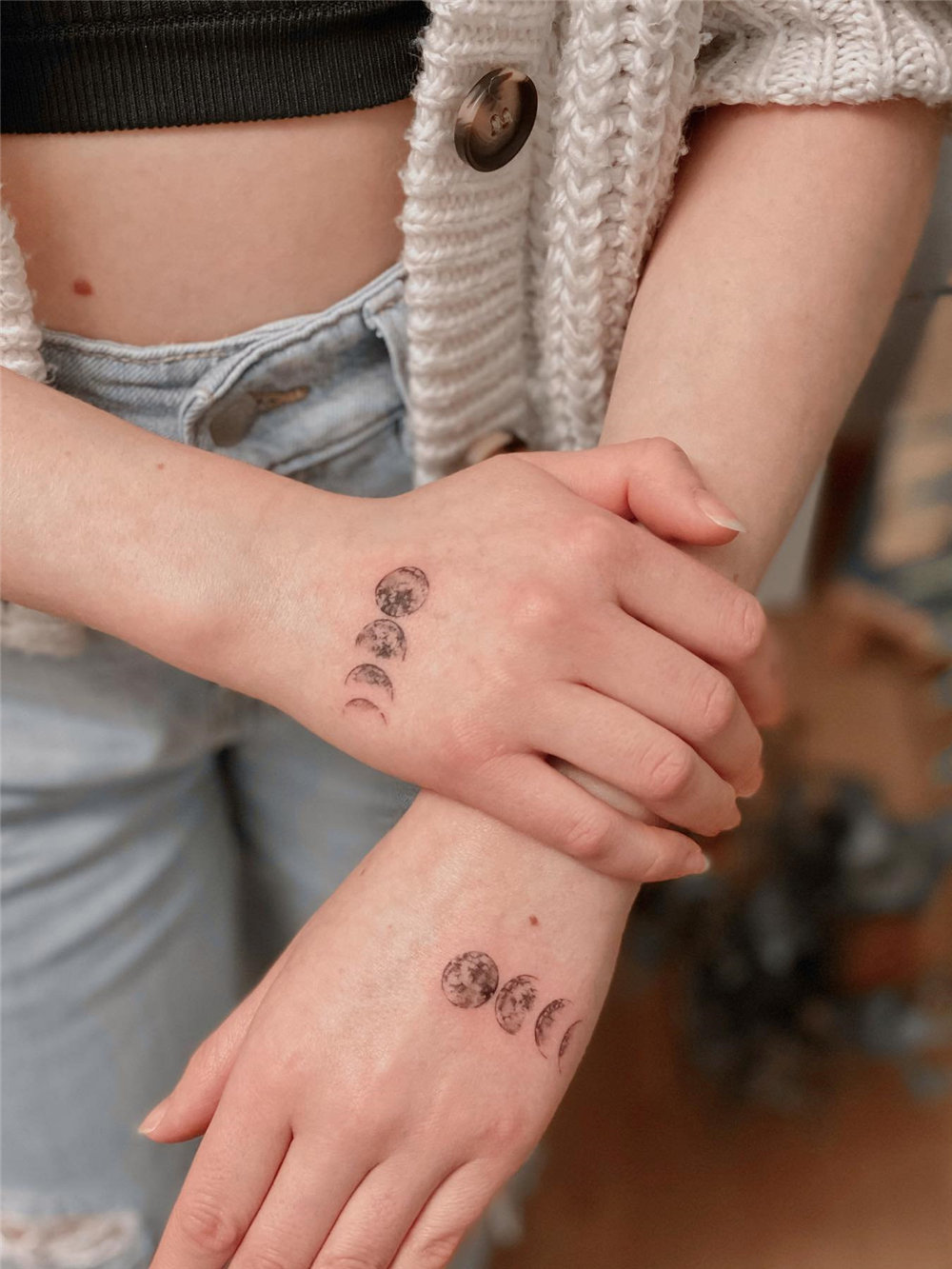 small tattoo for women, small tattoos with meaning, simple small tattoos for women, cute small tattoo ideas, #smalltattoos simpletattoos #tattoosforwomen