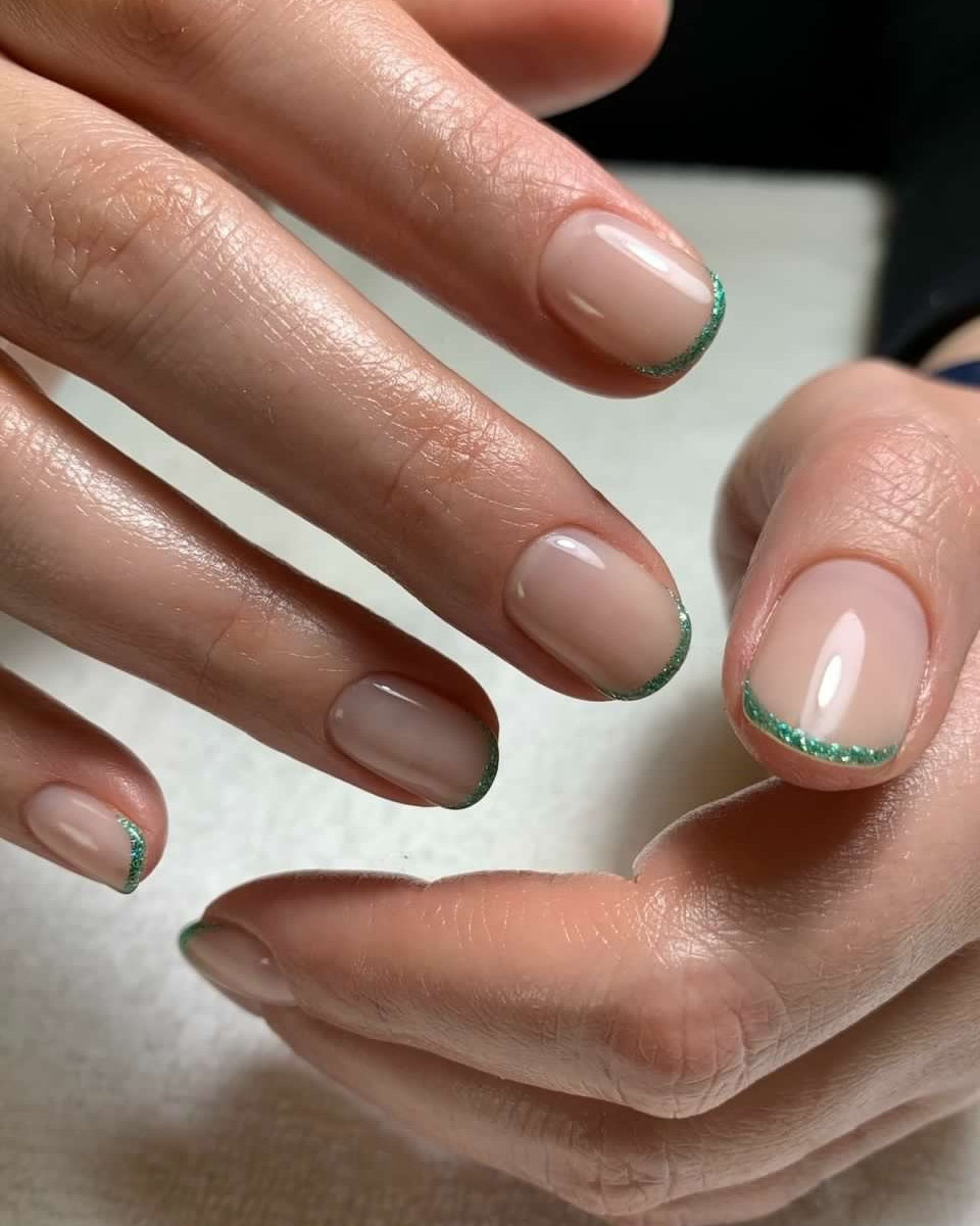 Green nail designs, green nails for the Spring, simple green nails ideas, short square green nails ideas