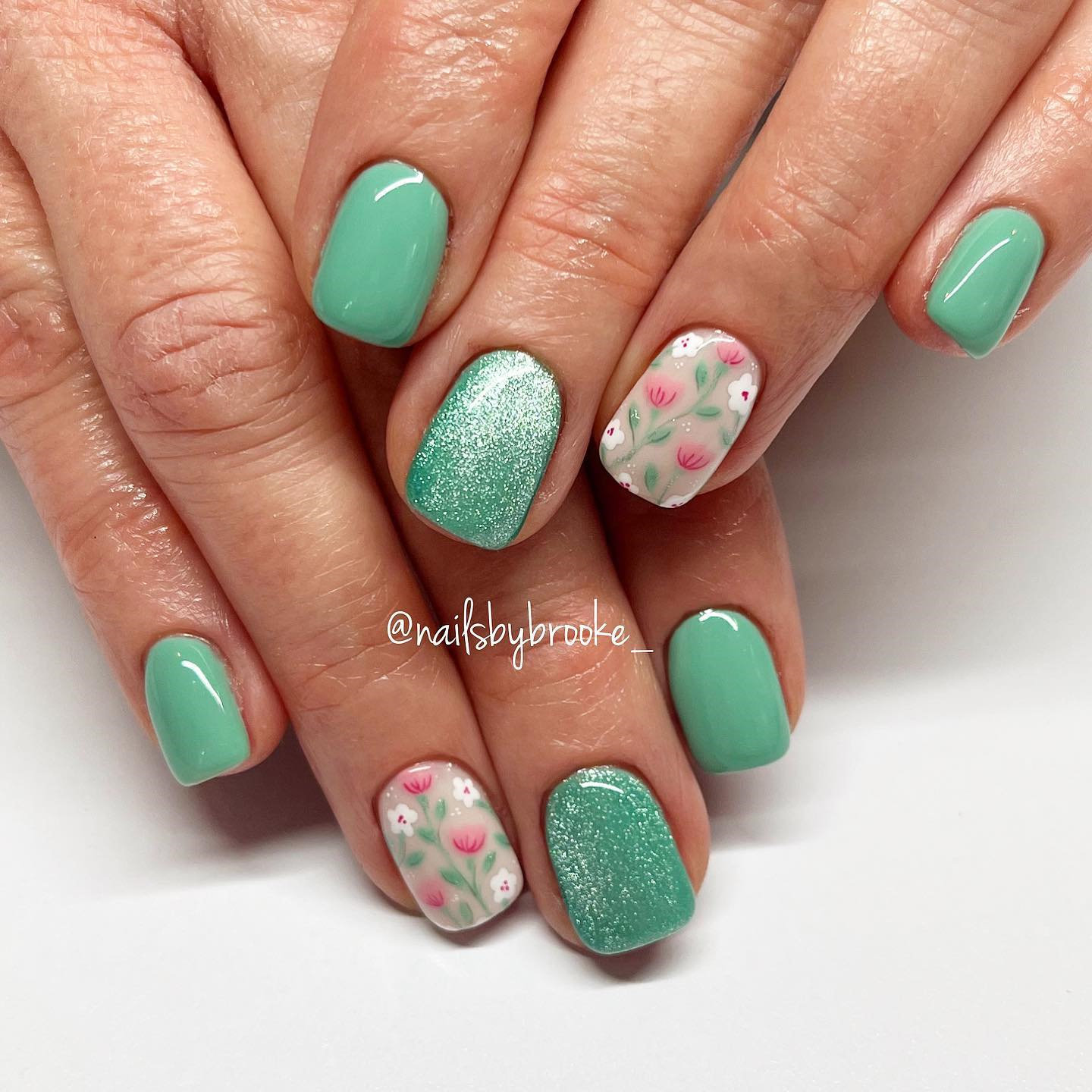 Green nail designs, green nails for the Spring, simple green nails ideas, short square green nails ideas