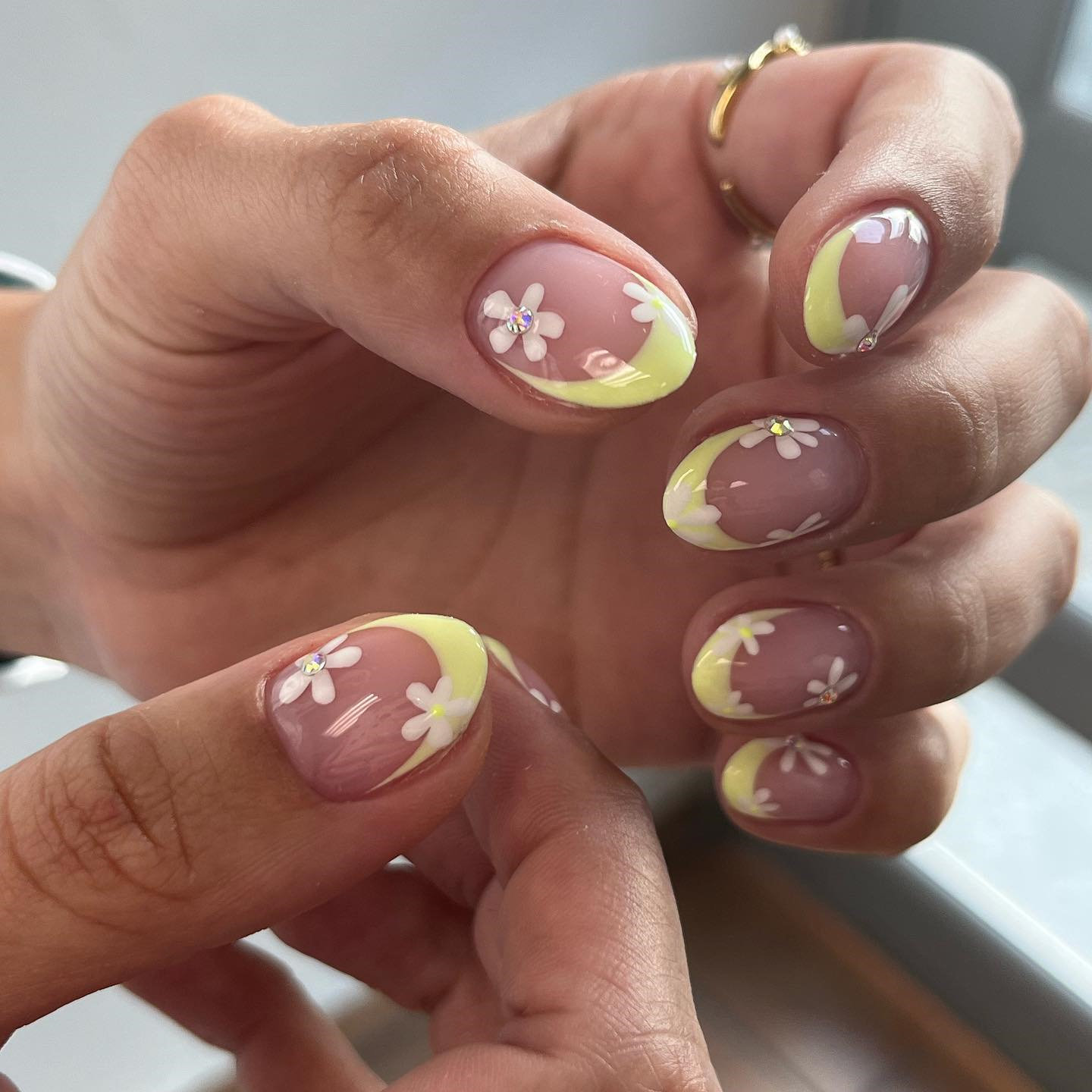 simple spring nails, cute spring nail art, spring nails 2023 gel, spring nails 2023 acrylic