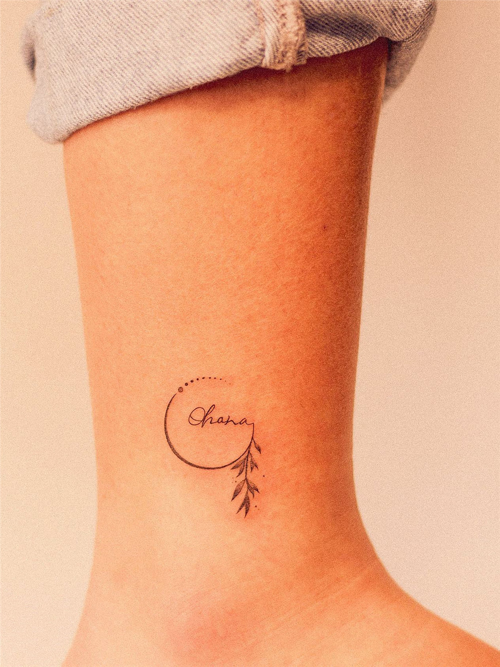 55 Meaningful Fine Line Tattoos for Minimalist Women