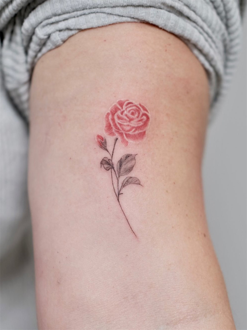 Rose Tattoo Ideas, Beautiful Rose Tattoos for Women, fineline rose tattoo ideas, simple rose tattoo designs