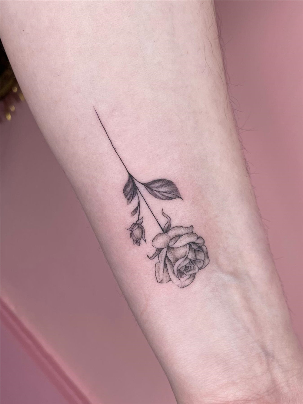 Rose Tattoo Ideas, Beautiful Rose Tattoos for Women, fineline rose tattoo ideas, simple rose tattoo designs