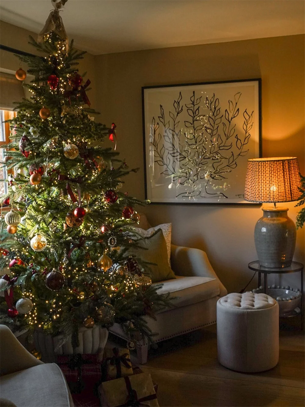 Festive Christmas Tree Decorating Ideas