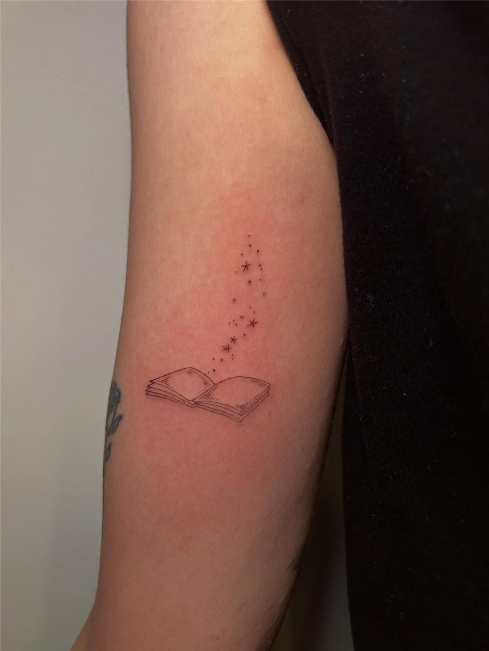 60+ Fine Line Tattoos with Meaning for Women | Simple & Small Tattoo Ideas