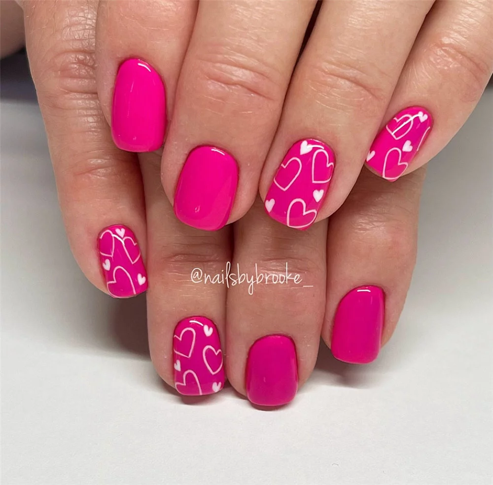 30+ Cute and Sweet Valentine’s Day Nail Designs