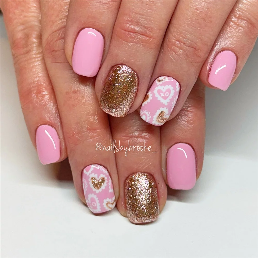 30+ Cute and Sweet Valentine’s Day Nail Designs