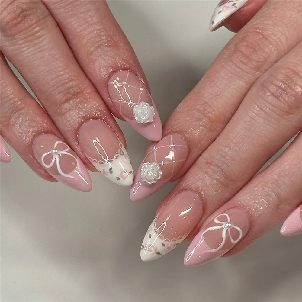 30+ Cute and Sweet Valentine’s Day Nail Designs