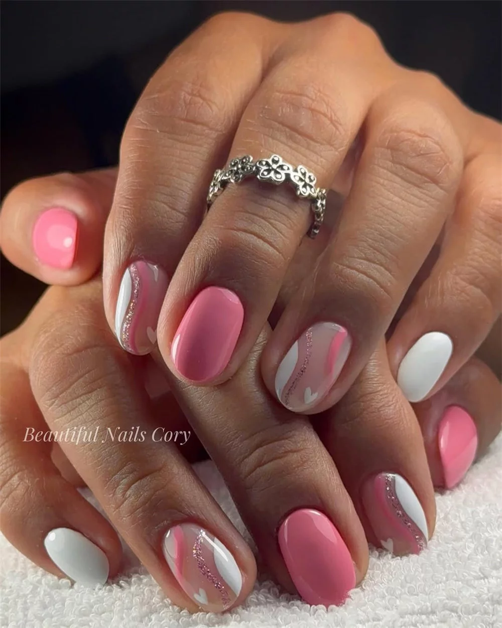 30+ Cute and Sweet Valentine’s Day Nail Designs