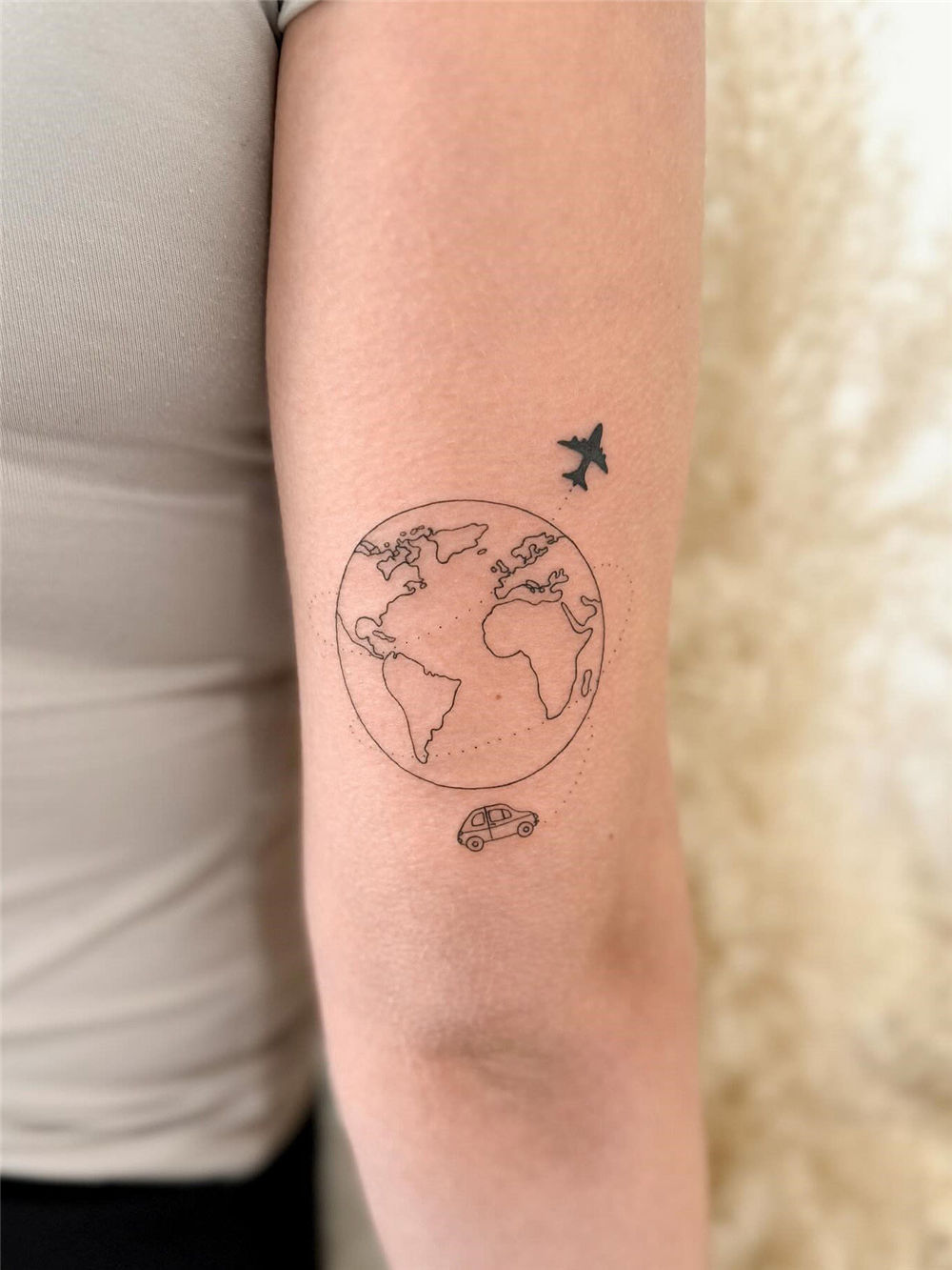 30+ Simple Fine Line Tattoo Ideas for Female