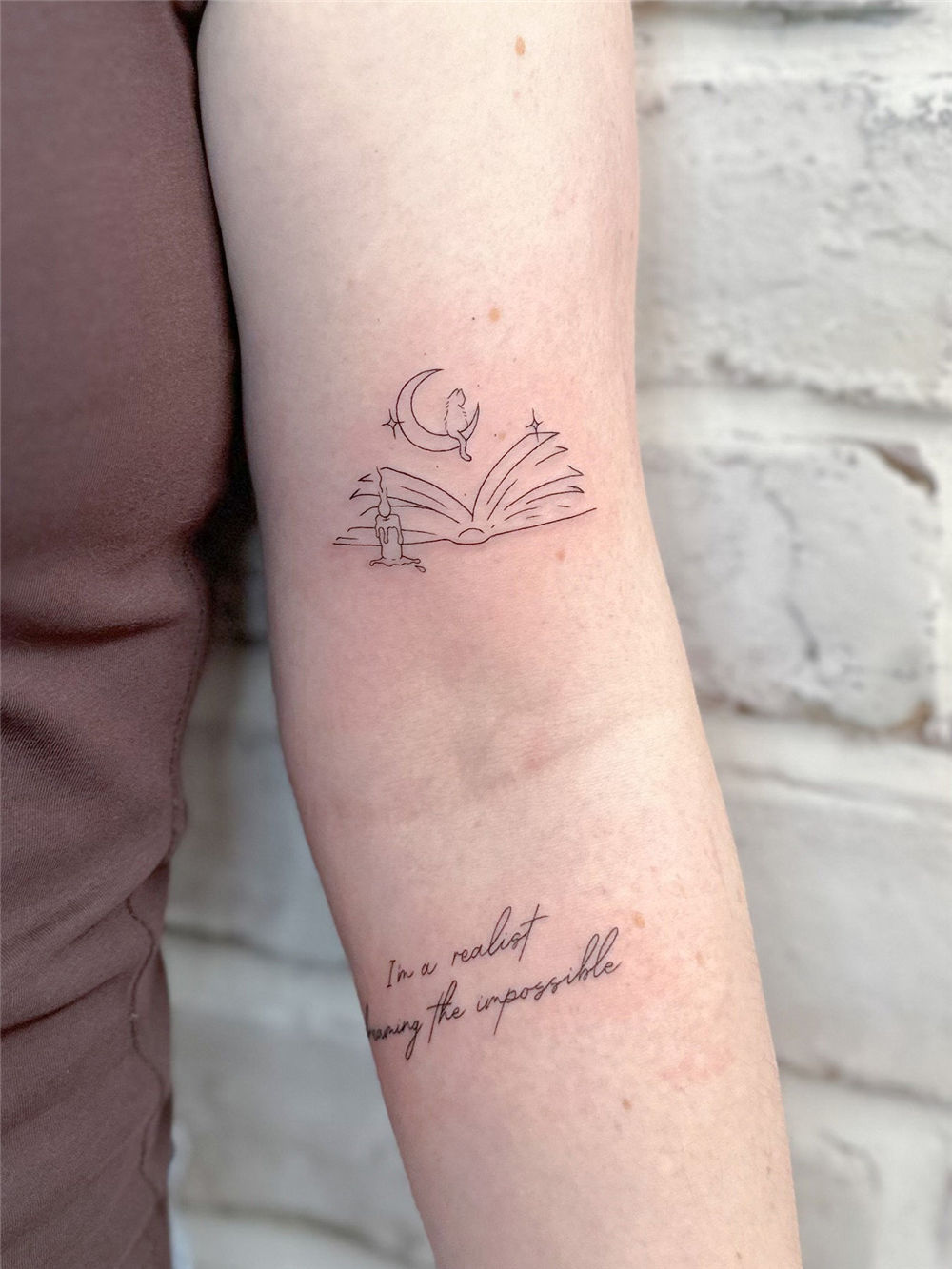 30+ Simple Fine Line Tattoo Ideas for Female