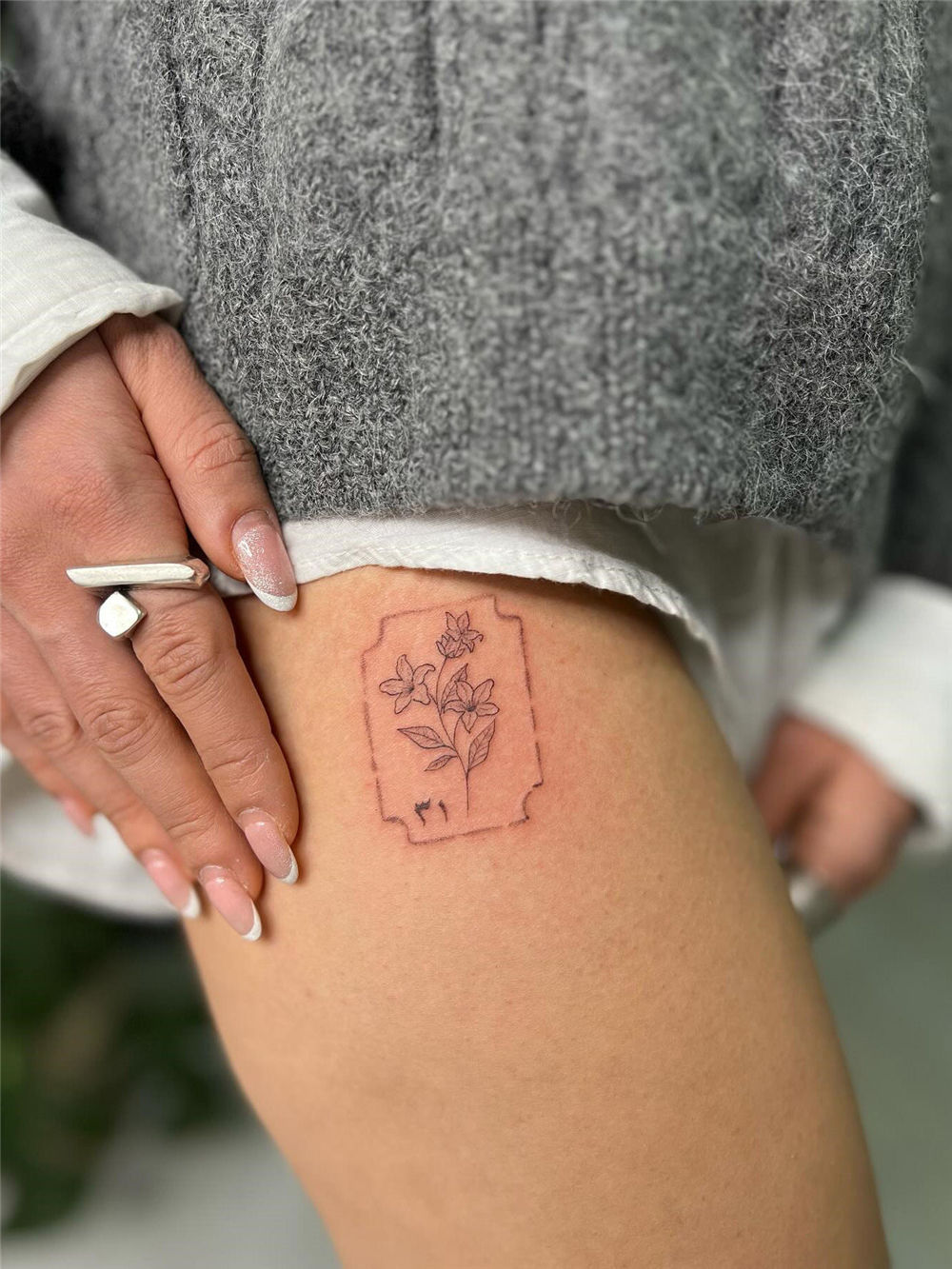 30+ Simple Fine Line Tattoo Ideas for Female