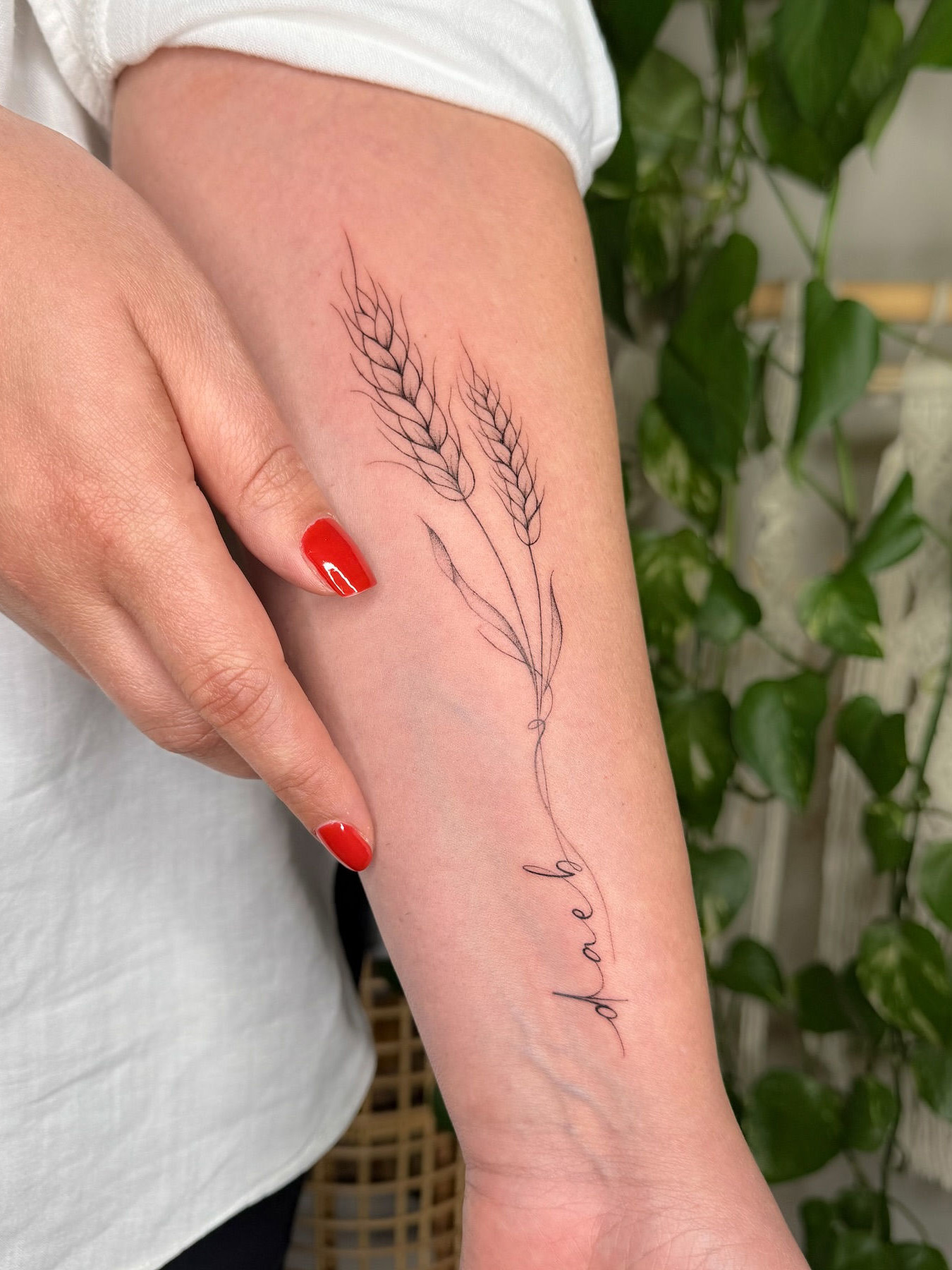 30+ Simple Fine Line Tattoo Ideas for Female