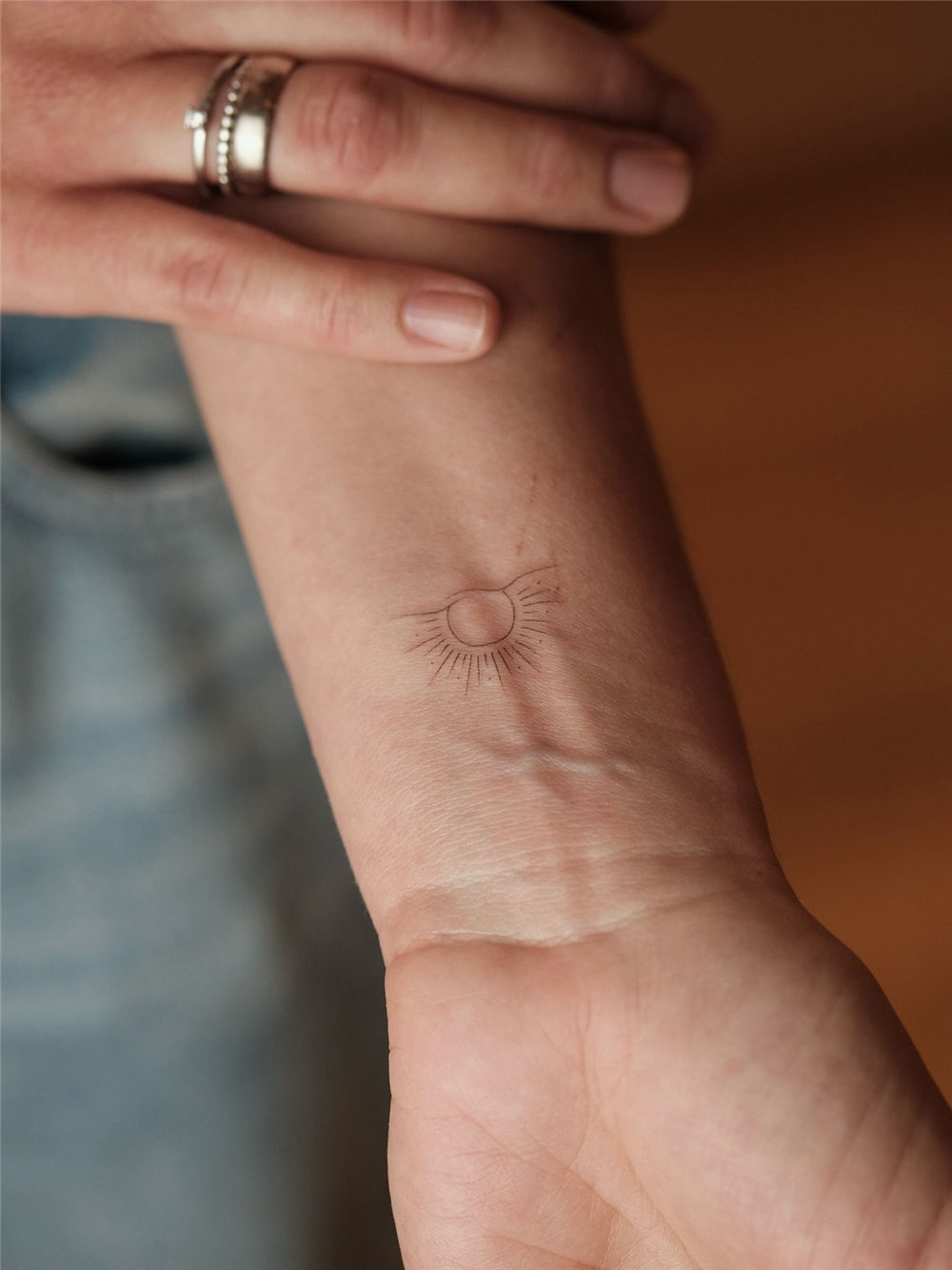 30+ Simple Fine Line Tattoo Ideas for Female