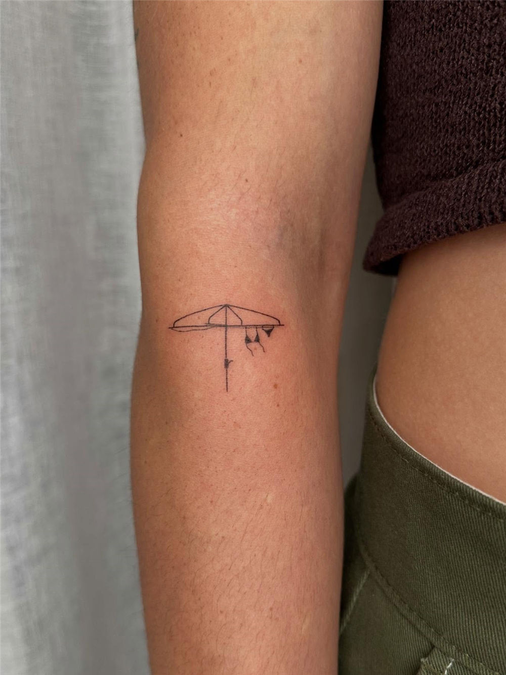 30+ Simple Fine Line Tattoo Ideas for Female