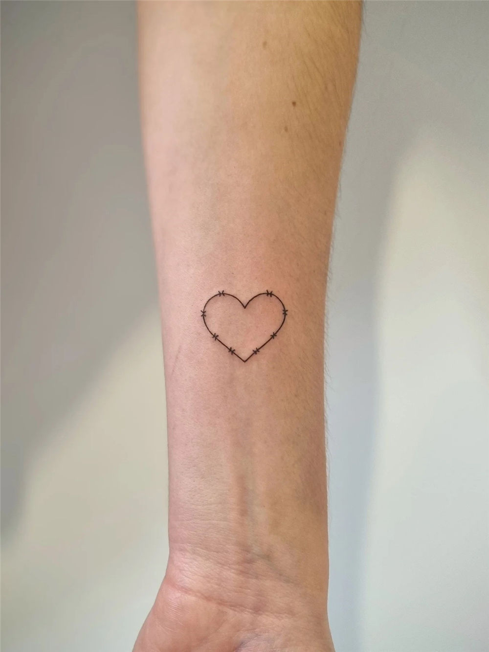 30+ Simple Fine Line Tattoo Ideas for Female