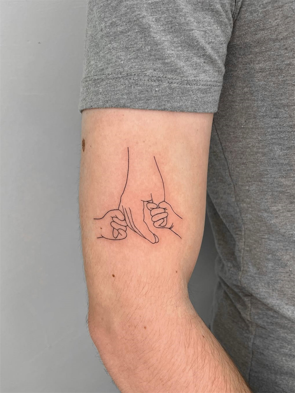 30 Simple and Small Tattoos With Meaning for Women