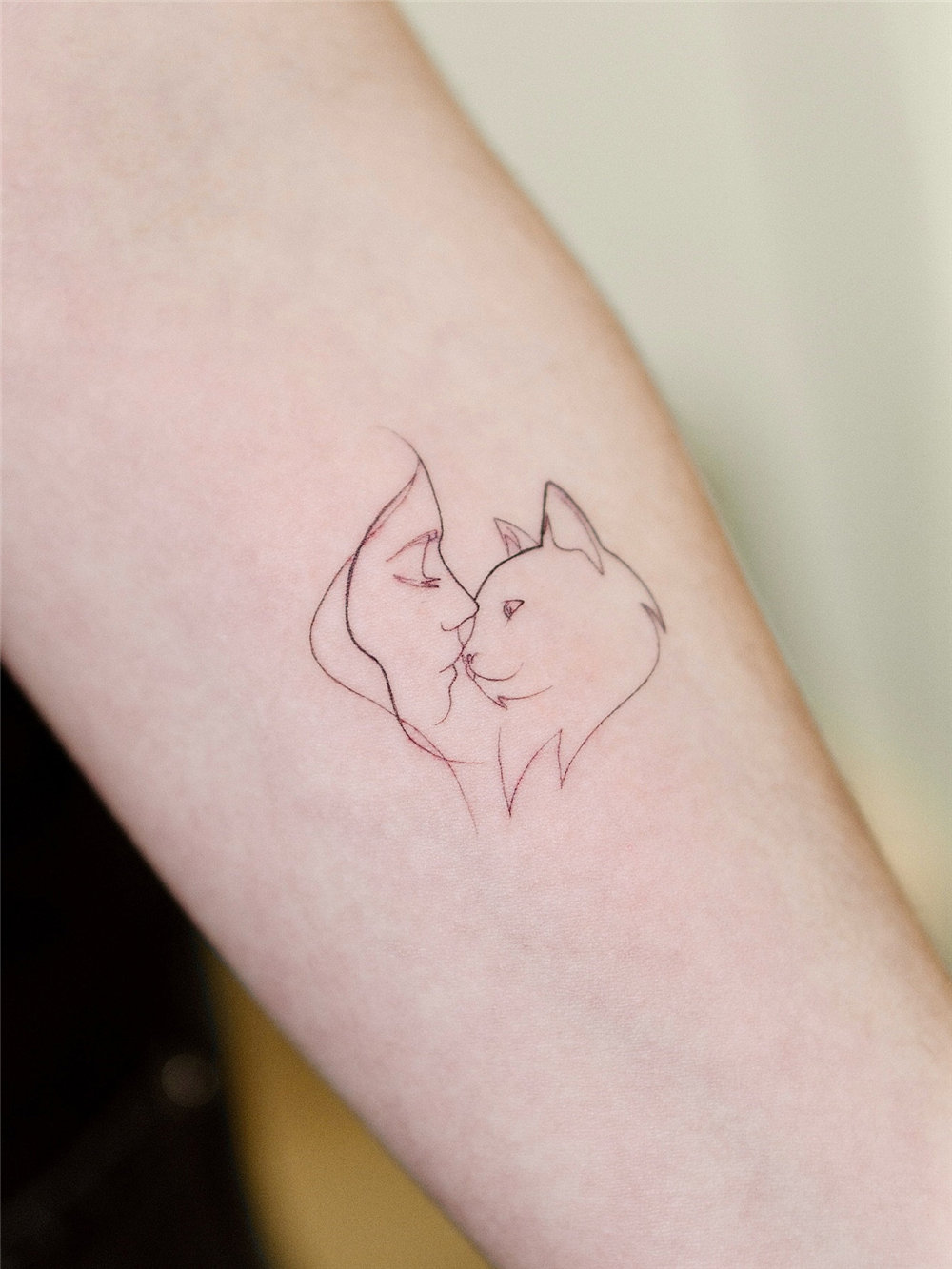 30 Simple and Small Tattoos With Meaning for Women