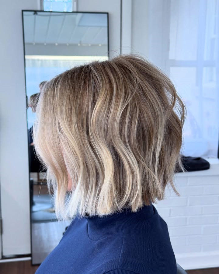 24 Trendy Short Hairstyles for Summer 2025
