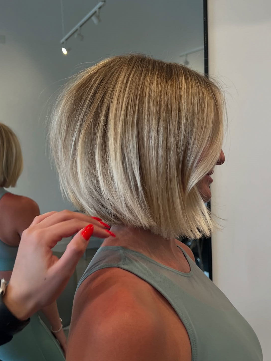 24 Trendy Short Hairstyles for Summer 2025