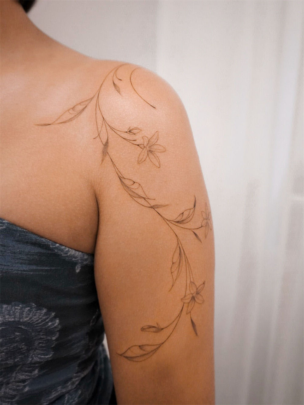 50+ Minimalist Tattoos for Girl with Meaning