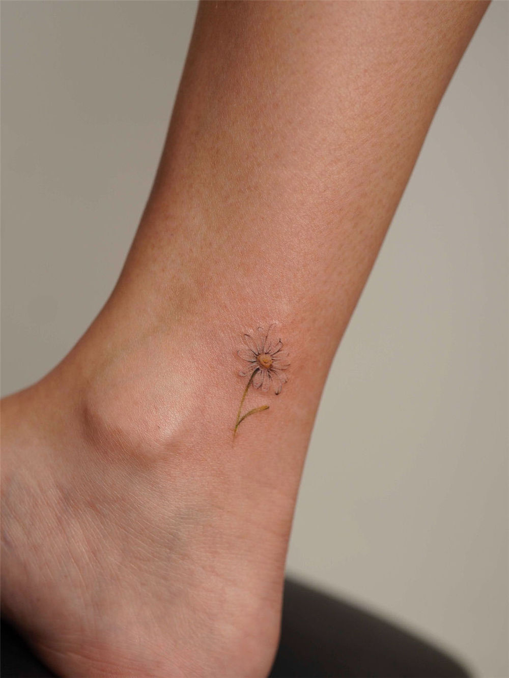 50+ Minimalist Tattoos for Girl with Meaning