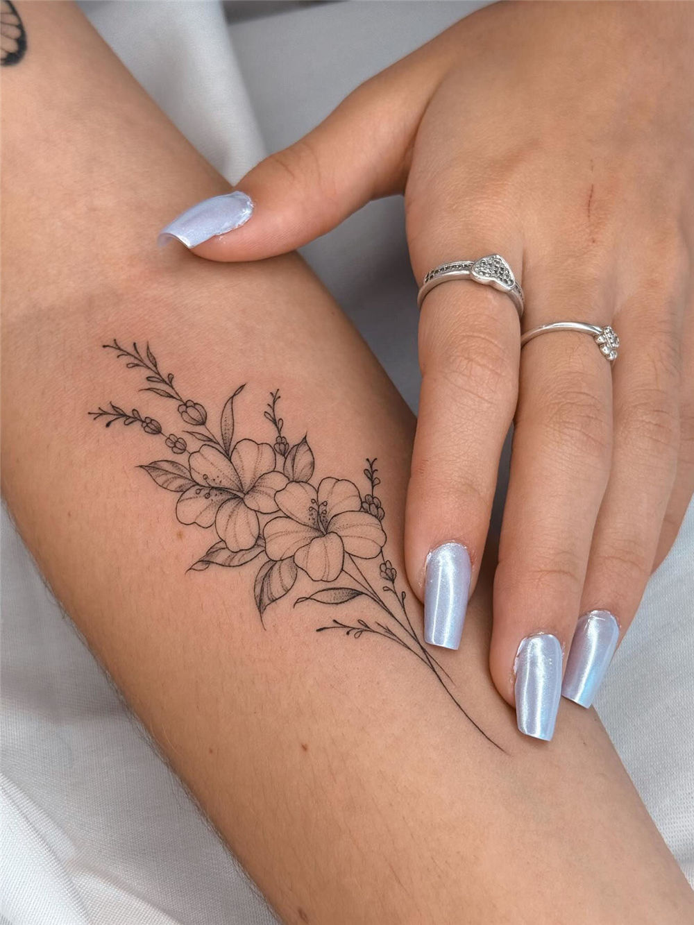50+ Minimalist Tattoos for Girl with Meaning