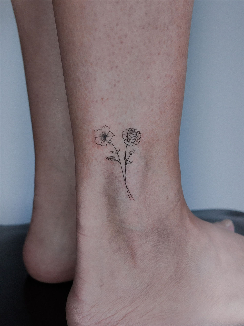 50+ Minimalist Tattoos for Girl with Meaning