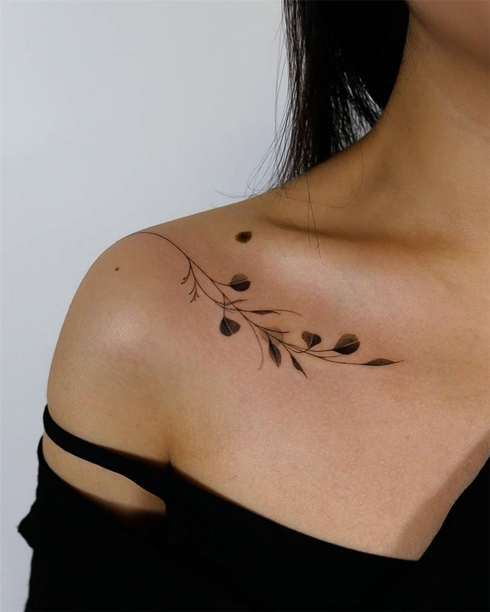 50+ Minimalist Tattoos for Girl with Meaning