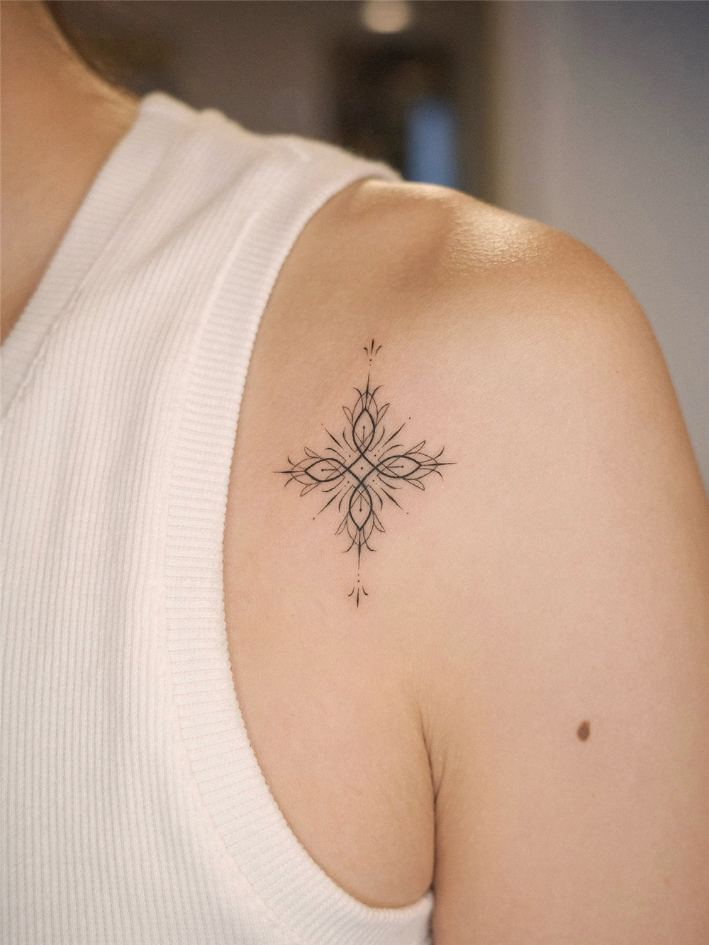 50+ Minimalist Tattoos for Girl with Meaning