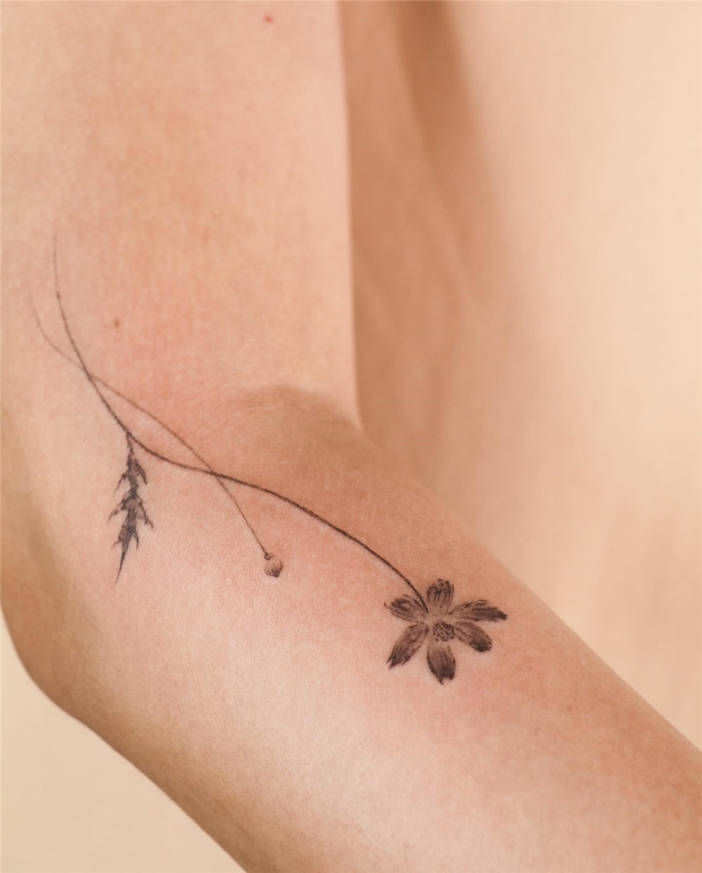 50+ Minimalist Tattoos for Girl with Meaning