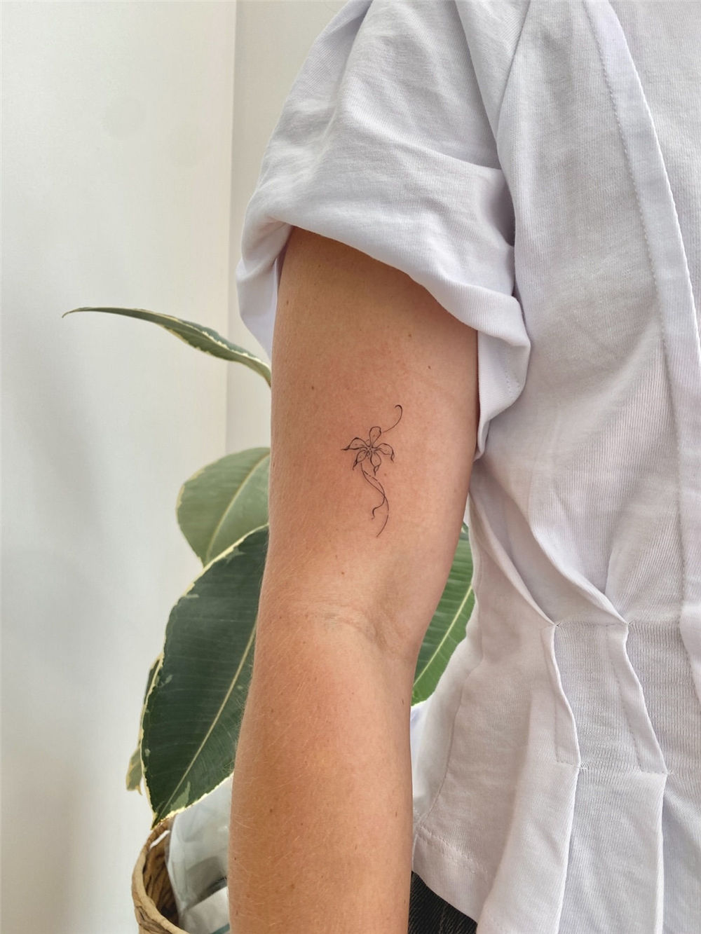 50+ Minimalist Tattoos for Girl with Meaning