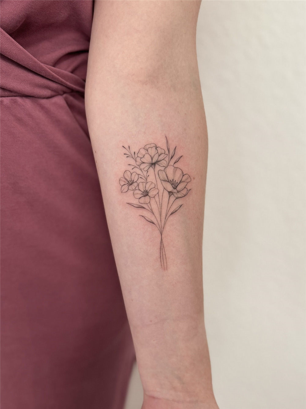 50 Fine Line Tattoo List: The Best of Minimalist Ink