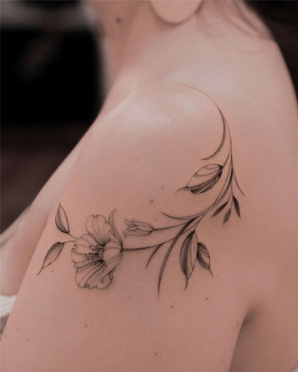 50 Fine Line Tattoo List: The Best of Minimalist Ink