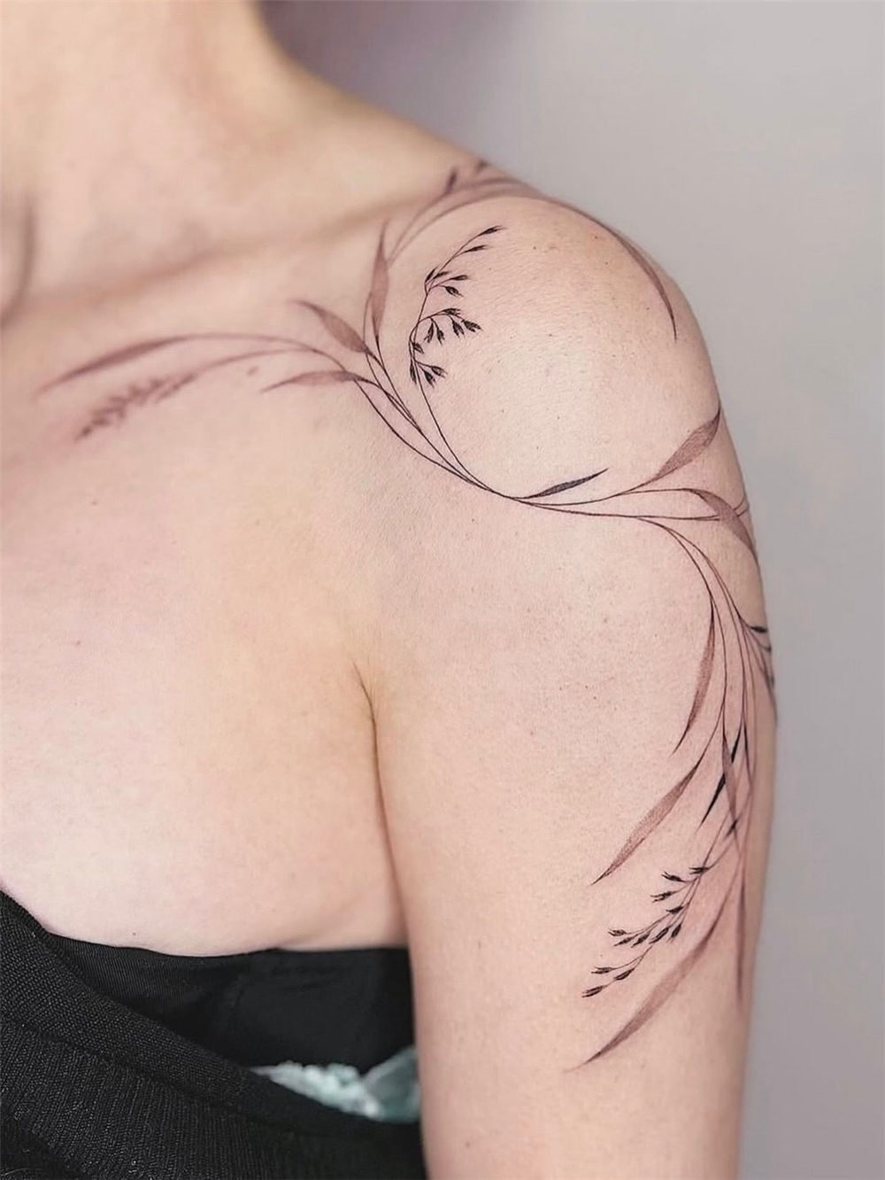 50 Fine Line Tattoo List: The Best of Minimalist Ink