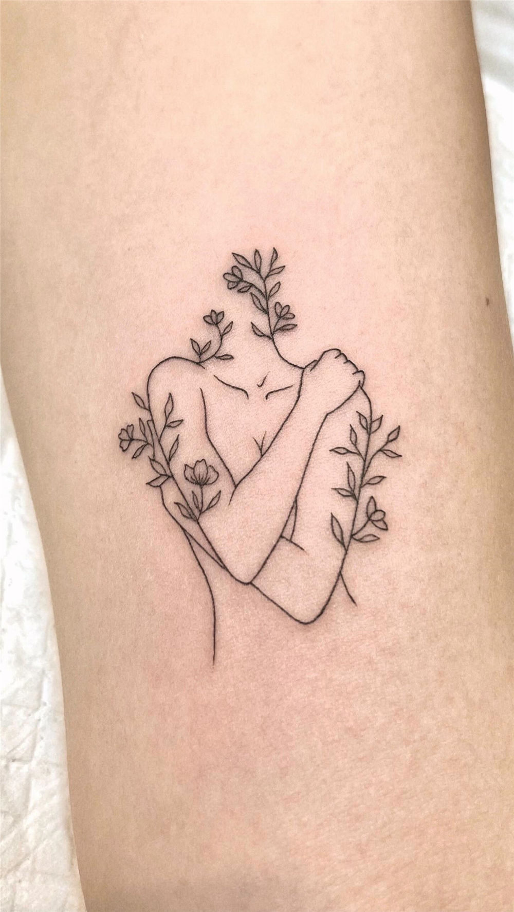 50 Fine Line Tattoo List: The Best of Minimalist Ink