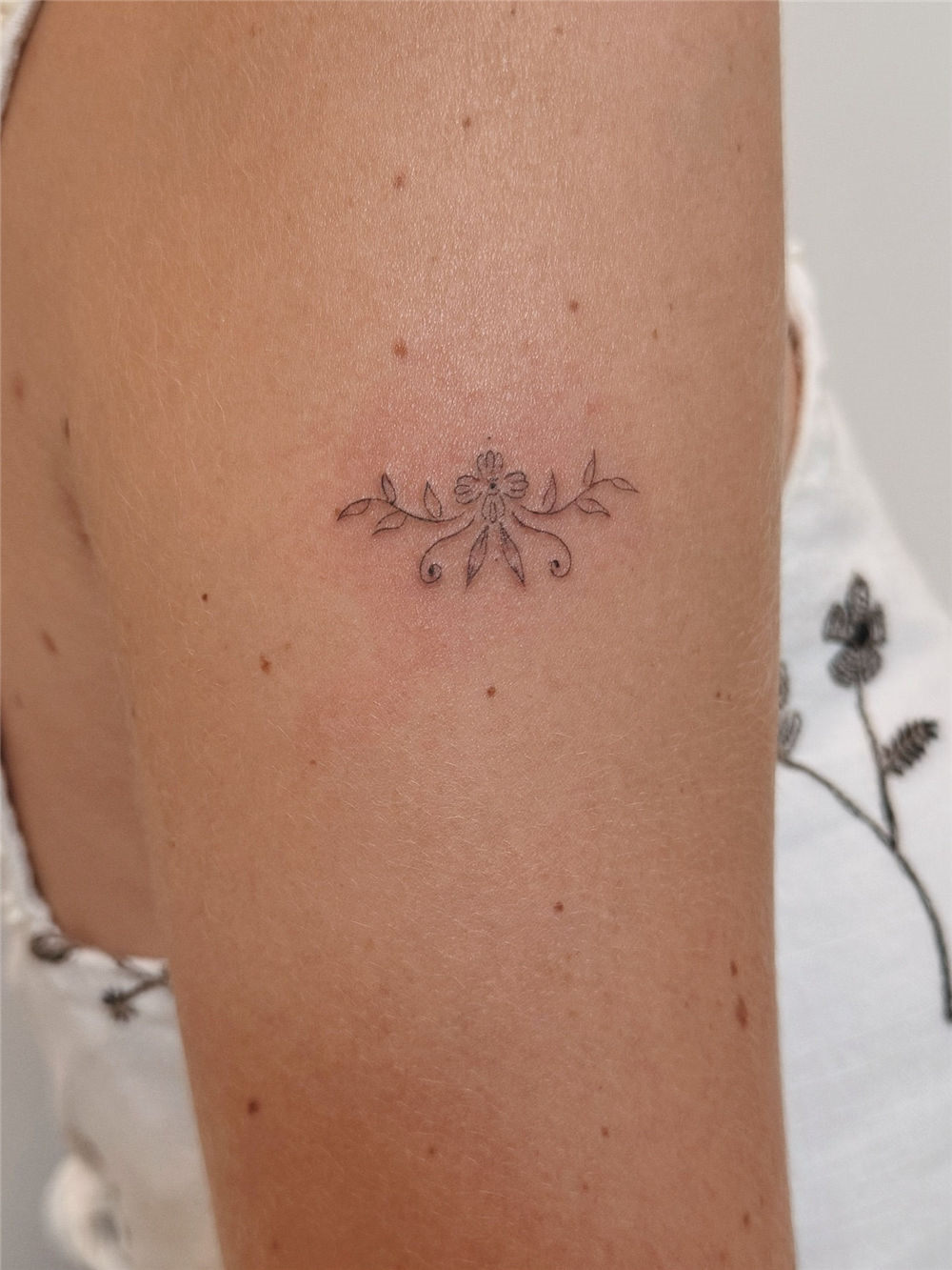 50 Fine Line Tattoo List: The Best of Minimalist Ink