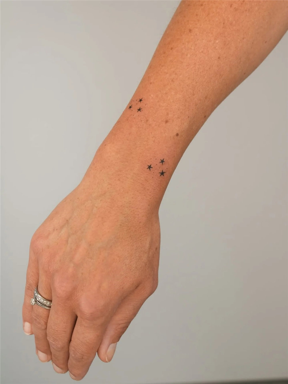 50 Fine Line Tattoo List: The Best of Minimalist Ink