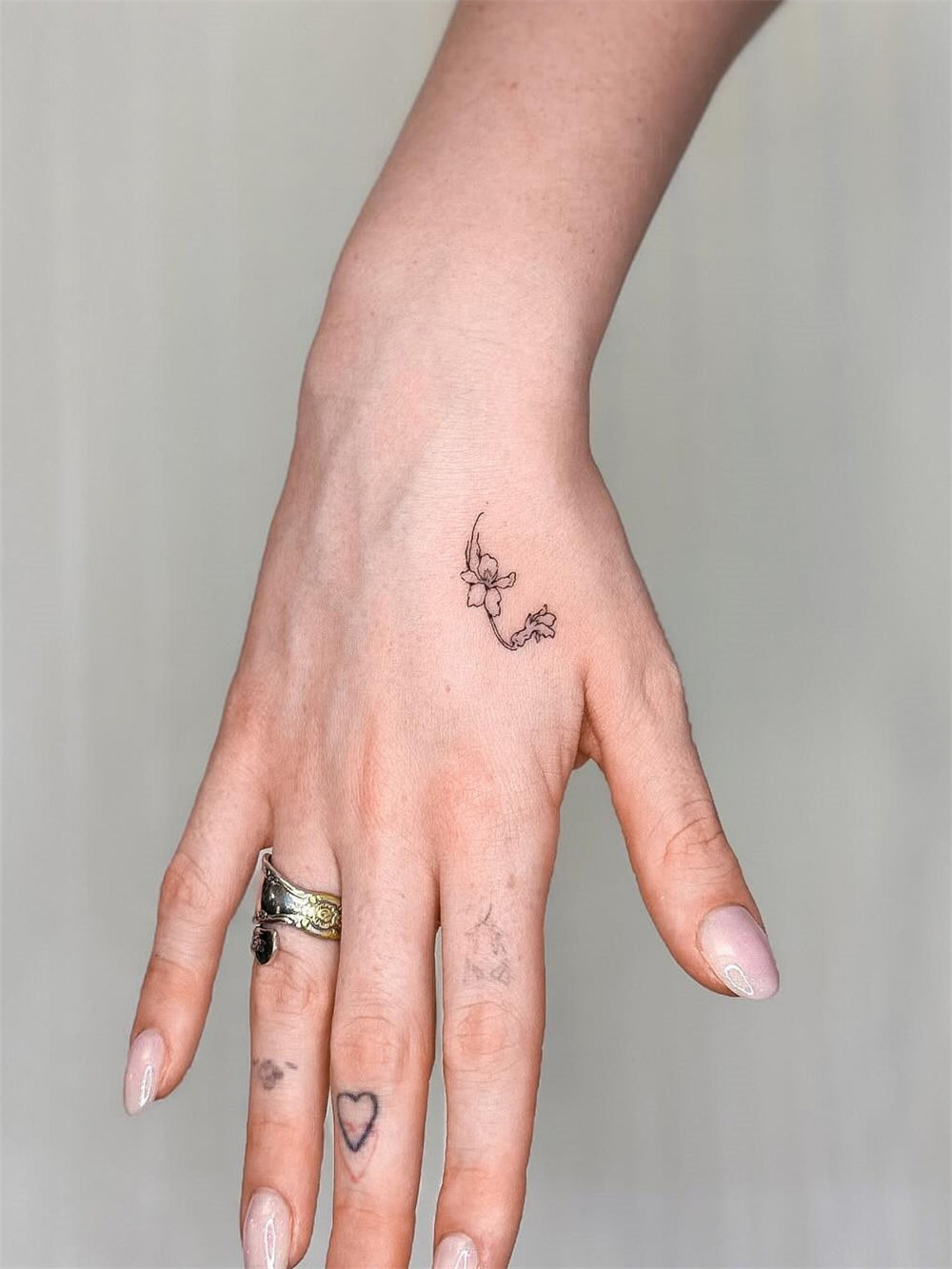 50 Fine Line Tattoo List: The Best of Minimalist Ink